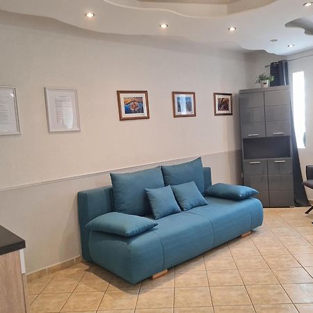 Csever Apartman Tata Zewnętrze zdjęcie