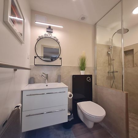 Csever Apartman Tata Zewnętrze zdjęcie