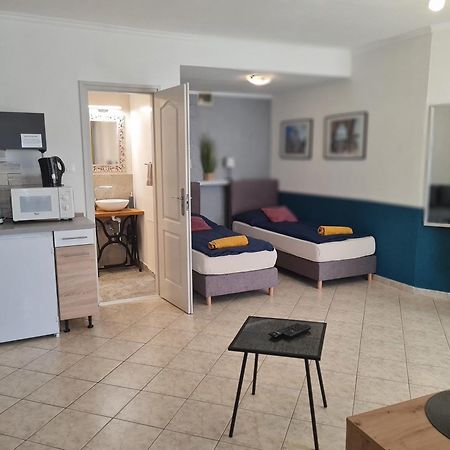 Csever Apartman Tata Zewnętrze zdjęcie