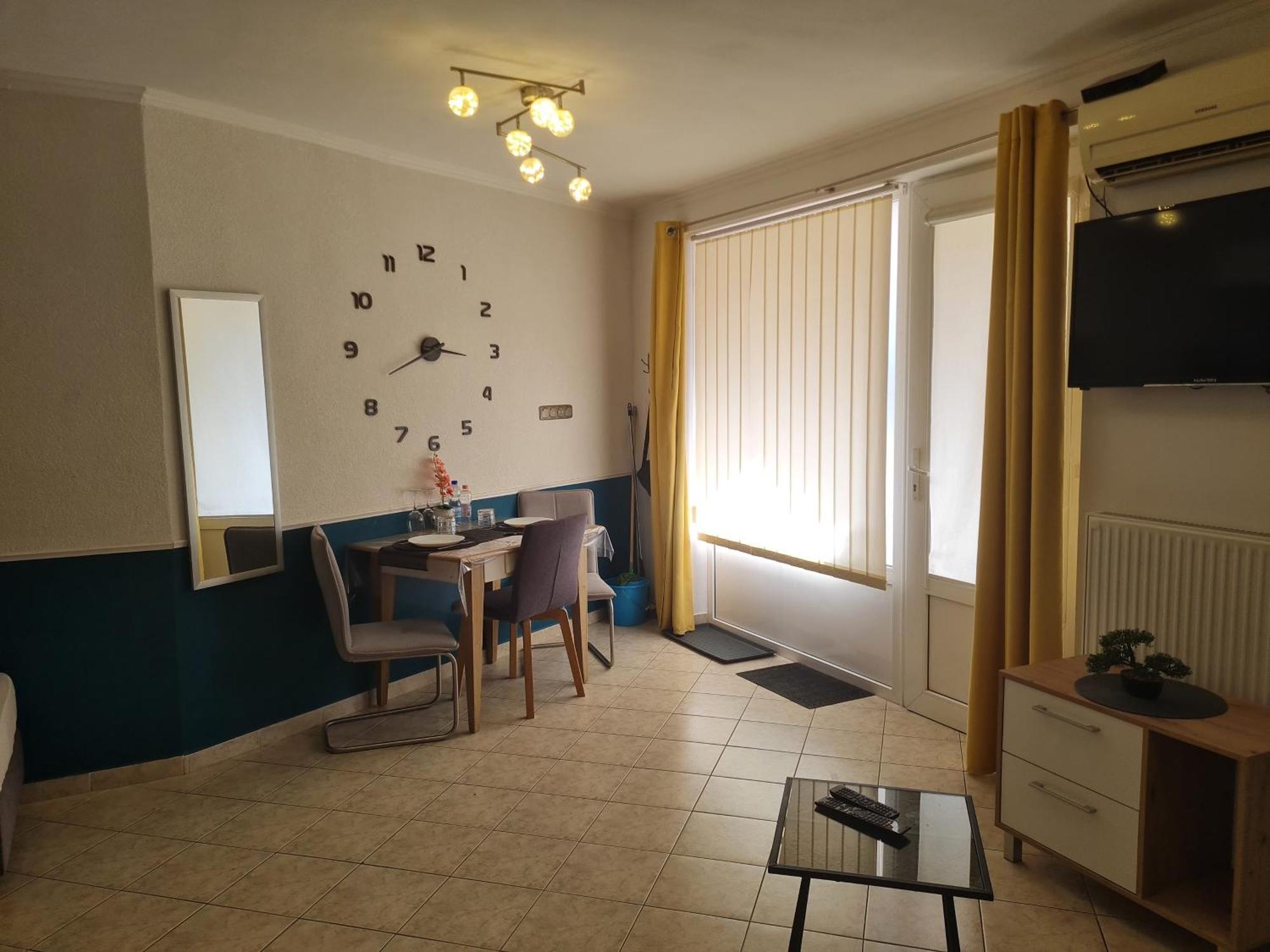 Csever Apartman Tata Zewnętrze zdjęcie
