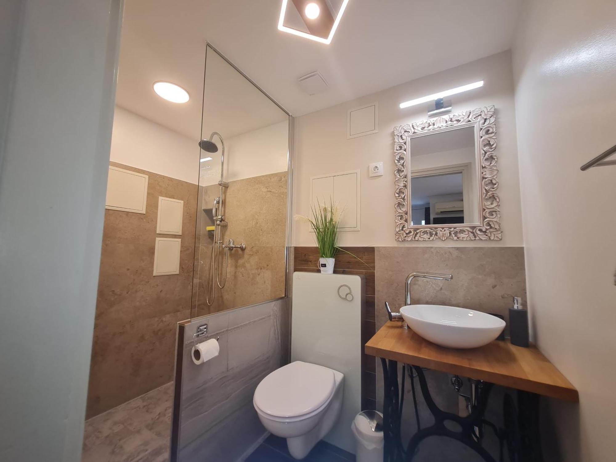 Csever Apartman Tata Zewnętrze zdjęcie